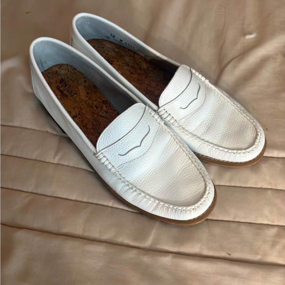 Classic White Leather Loafers for Women - Picture 3 of 8